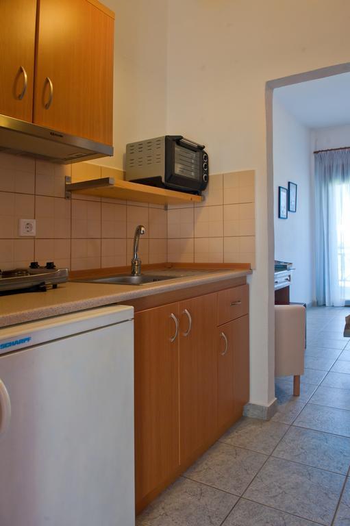 Kamares House Apartments & Studios Вурвуру Экстерьер фото