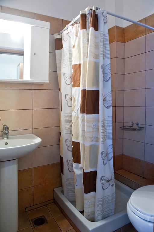 Kamares House Apartments & Studios Вурвуру Экстерьер фото