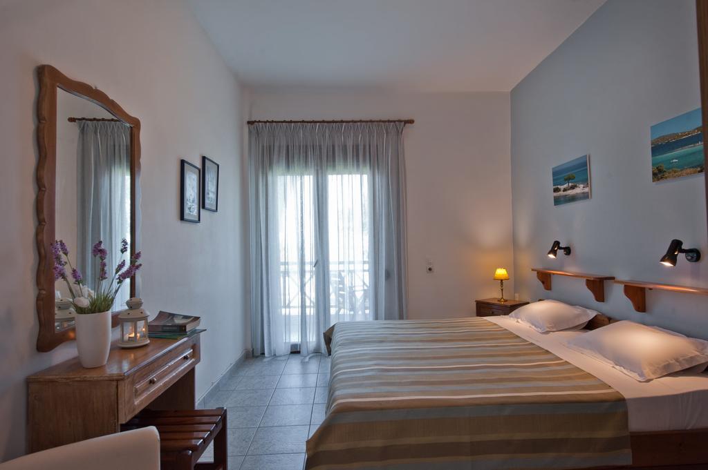 Kamares House Apartments & Studios Вурвуру Экстерьер фото