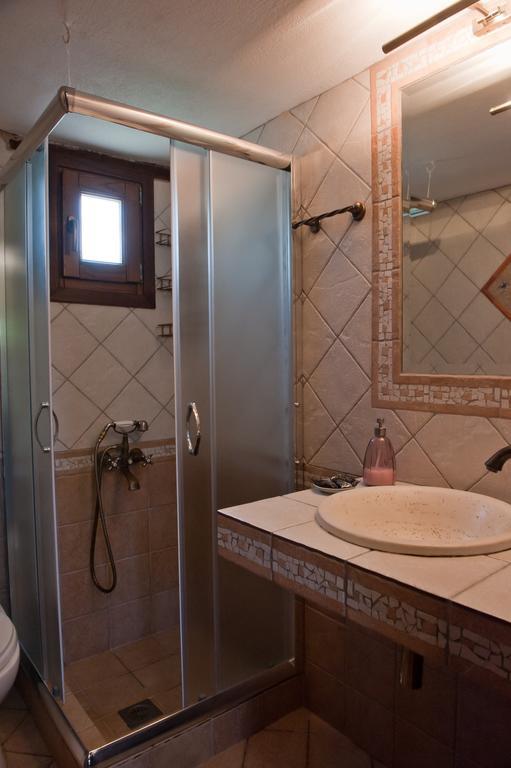 Kamares House Apartments & Studios Вурвуру Номер фото